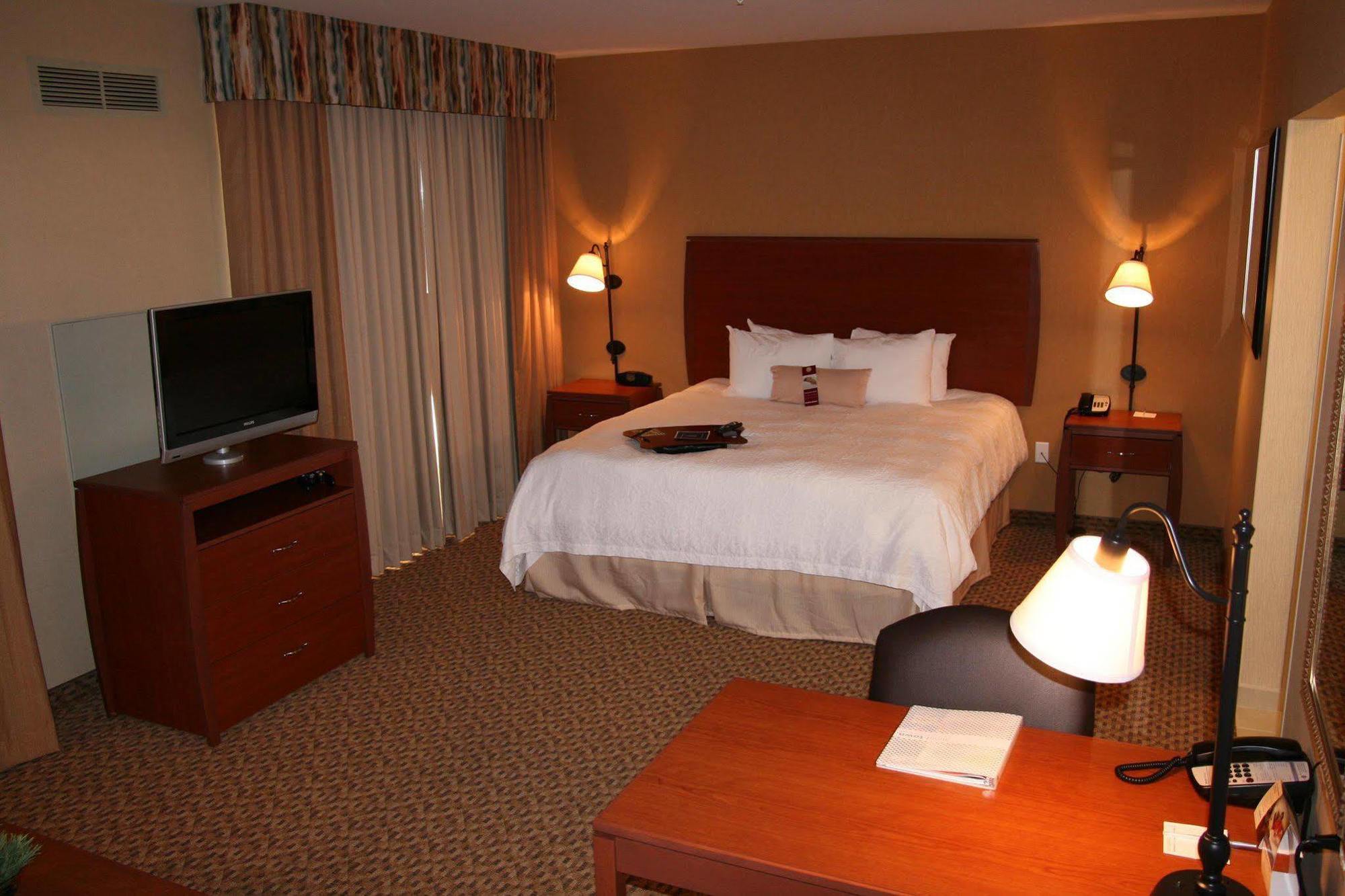 Hampton Inn And Suites Bakersfield North-Airport Szoba fotó